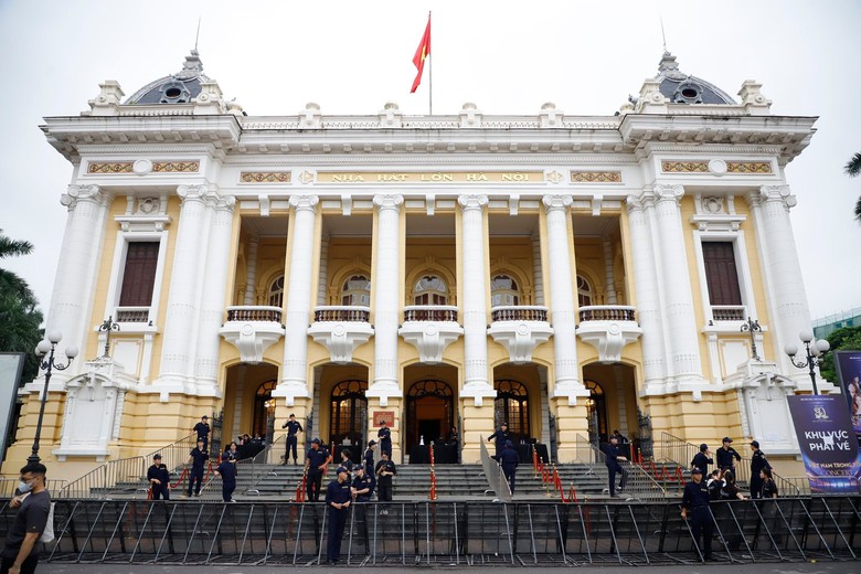 Concert "Việt Nam trong t&ocirc;i": Sau ng&agrave;y đầu "vỡ trận", ban tổ chức ph&aacute;t v&eacute; ra sao?&rdquo;- Ảnh 3.