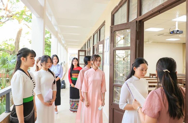 Điểm chuẩn ĐH Luật H&agrave; Nội 2025: Nhiều ng&agrave;nh tr&ecirc;n 25 điểm- Ảnh 1.