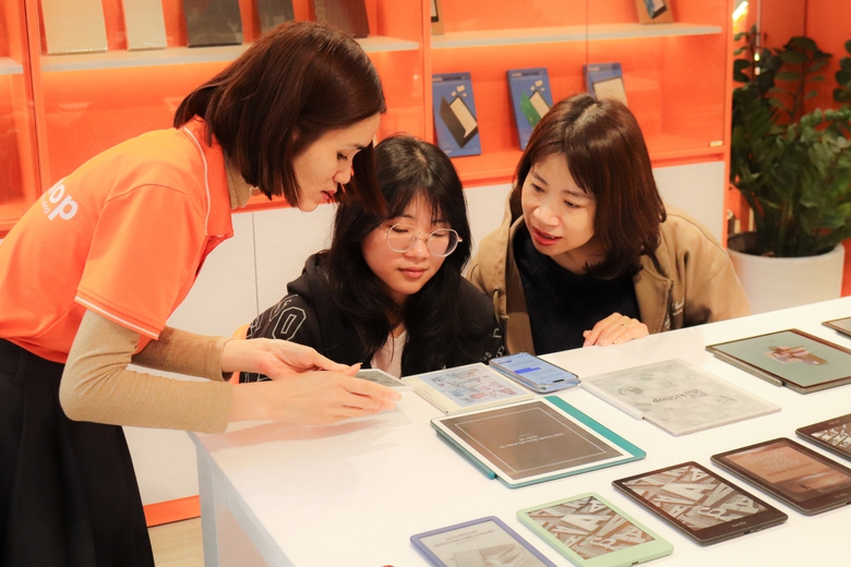 M&aacute;y đọc s&aacute;ch điện tử, thiết bị đa năng thời c&ocirc;ng nghệ số- Ảnh 1.