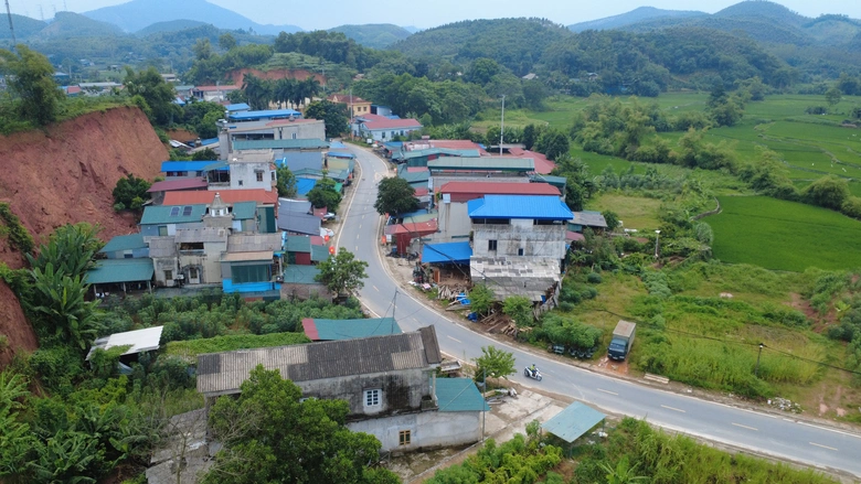L&agrave;o Cai: Tuyến đường mở tương lai cho người d&acirc;n khu vực hồ Th&aacute;c B&agrave;- Ảnh 1.