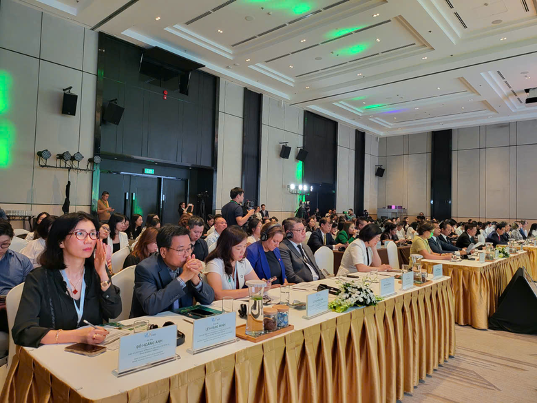 Bốn "ngọn hải đăng" soi đường cho doanh nghiệp chuyển đổi xanh- Ảnh 1.