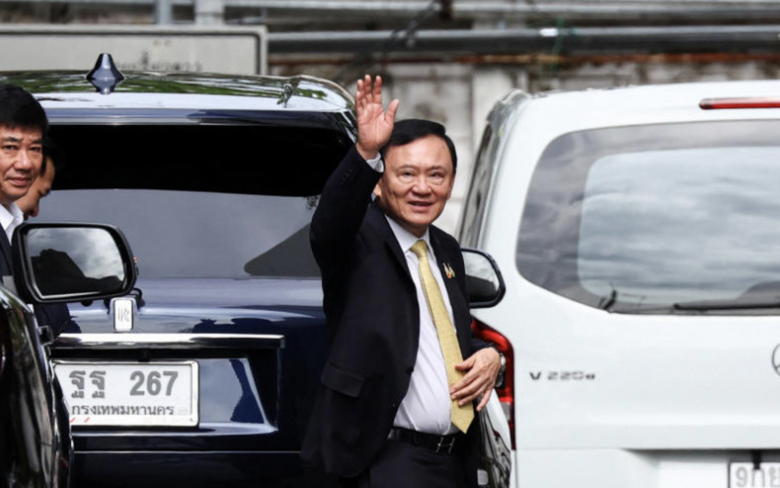 Cựu Thủ tướng Th&aacute;i Lan Thaksin được tuy&ecirc;n trắng &aacute;n vụ c&aacute;o buộc khi qu&acirc;n