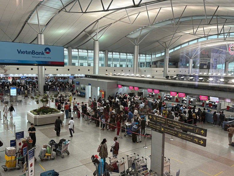 Ga T3 &ldquo;chia lửa&rdquo;, T&acirc;n Sơn Nhất sẵn s&agrave;ng cao điểm Quốc kh&aacute;nh với 130.000 kh&aacute;ch/ng&agrave;y- Ảnh 2.