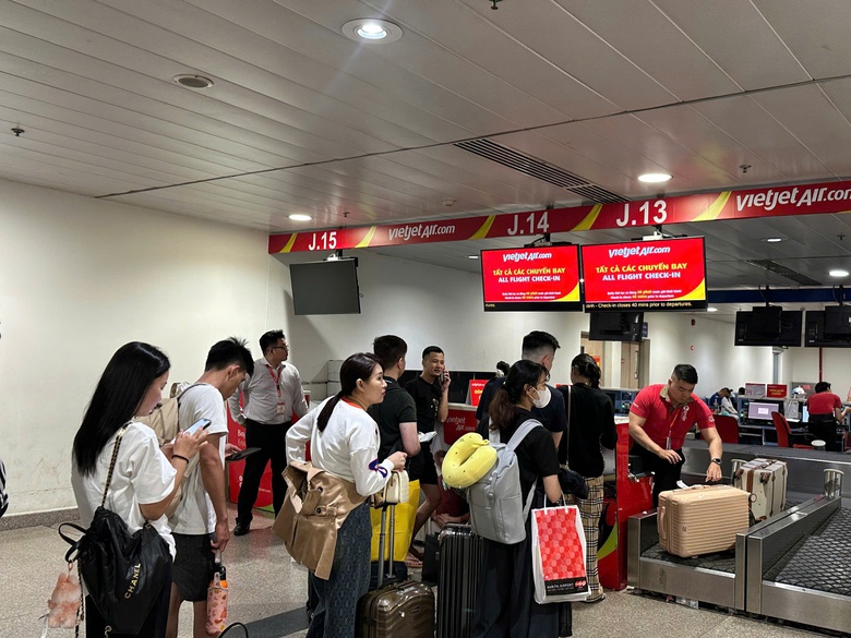 Ga T3 &ldquo;chia lửa&rdquo;, T&acirc;n Sơn Nhất sẵn s&agrave;ng cao điểm Quốc kh&aacute;nh với 130.000 kh&aacute;ch/ng&agrave;y- Ảnh 1.