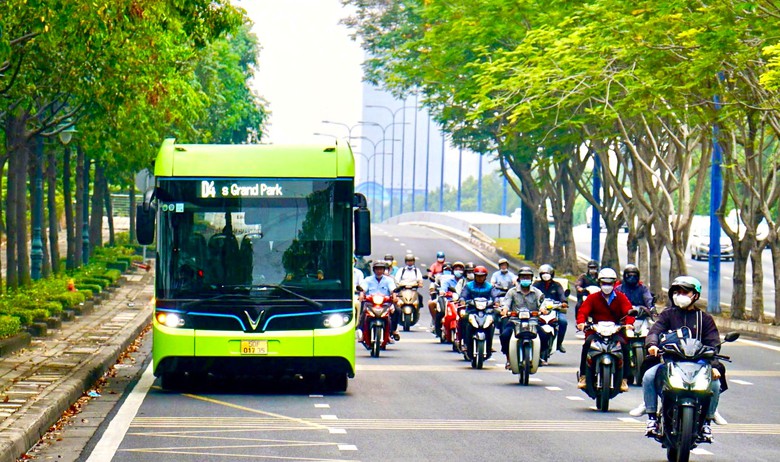 Đột ph&aacute; ch&iacute;nh s&aacute;ch t&agrave;i ch&iacute;nh để ph&aacute;t triển vận tải h&agrave;nh kh&aacute;ch c&ocirc;ng cộng- Ảnh 2.