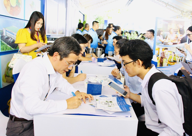 Hơn 10.000 ứng vi&ecirc;n "săn v&eacute;" t&igrave;m cơ hội cất c&aacute;nh sự nghiệp c&ugrave;ng si&ecirc;u s&acirc;n bay Long Th&agrave;nh- Ảnh 11.