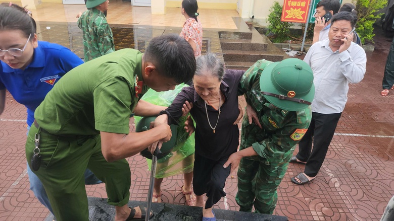 H&agrave; Tĩnh sơ t&aacute;n 4.300 người để tr&aacute;nh b&atilde;o số 5- Ảnh 1.