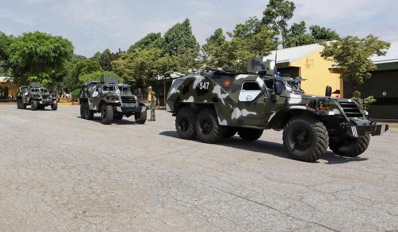 Nhiều địa phương ở miền Trung cấm biển trước khi b&atilde;o số 5 đổ bộ- Ảnh 8.