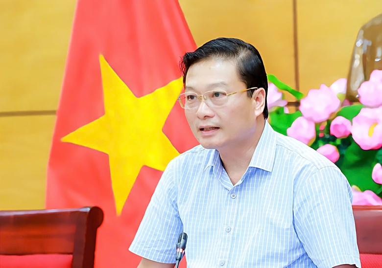 Nhiều địa phương ở miền Trung cấm biển trước khi b&atilde;o số 5 đổ bộ- Ảnh 2.