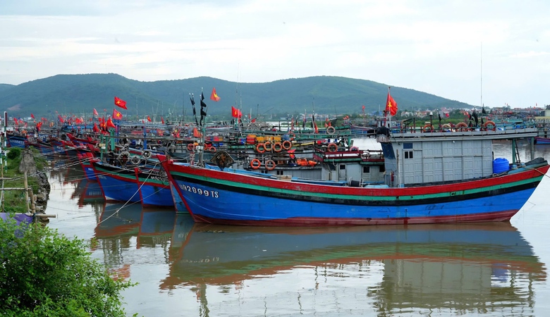 Nghệ An: Hơn 2.900 t&agrave;u thuyền đ&atilde; về nơi tr&aacute;nh, tr&uacute; an to&agrave;n trước khi b&atilde;o số 5 đổ bộ- Ảnh 1.