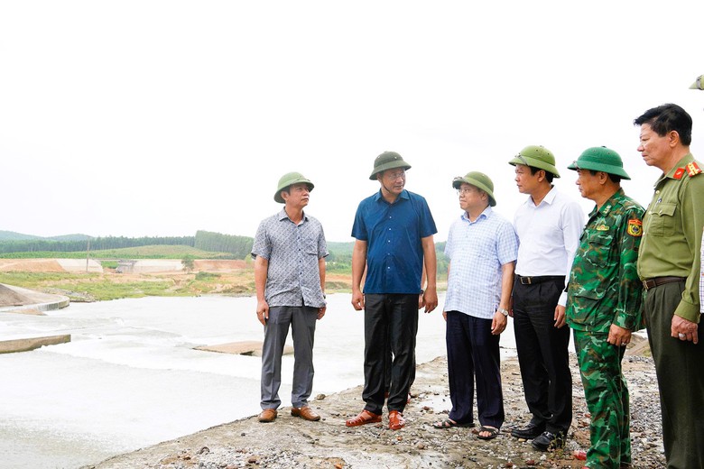 Quảng Trị khuyến c&aacute;o d&acirc;n kh&ocirc;ng ra khỏi nh&agrave; từ 21h tối nay, học sinh nghỉ học từ s&aacute;ng 25/8- Ảnh 2.