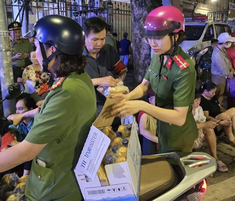 Ấm l&ograve;ng những suất ăn tiếp sức lực lượng phục vụ tổng hợp luyện diễu binh, diễu h&agrave;nh- Ảnh 22.