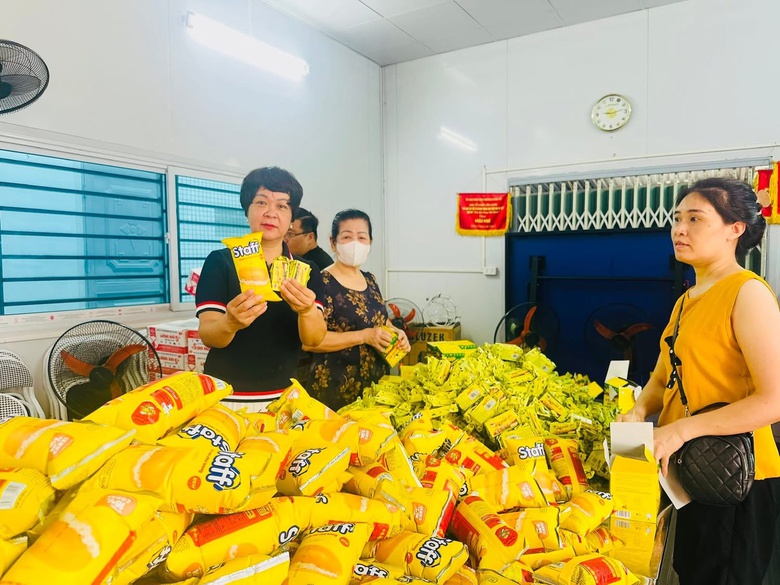 Ấm l&ograve;ng những suất ăn tiếp sức lực lượng phục vụ tổng hợp luyện diễu binh, diễu h&agrave;nh- Ảnh 17.