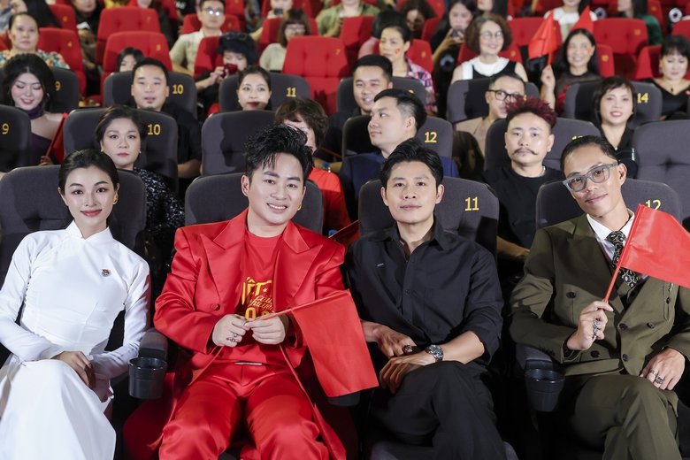 T&ugrave;ng Dương ra MV &ldquo;Viết tiếp c&acirc;u chuyện h&ograve;a b&igrave;nh&rdquo;: Mong muốn người trẻ tr&acirc;n trọng qu&aacute; khứ- Ảnh 3.