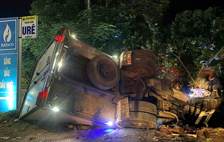 Chiếc xe tải tại hiện trường vụ tai nạn.