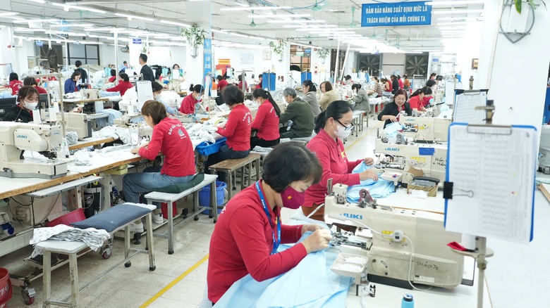 Doanh nghiệp trước bài toán điện: Cắt giảm hay đầu tư tiết kiệm?- Ảnh 1. Doanh nghiệp trước bài toán điện: Cắt giảm hay đầu tư tiết kiệm?- Ảnh 1.