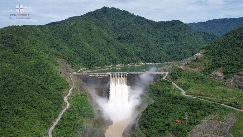 L&atilde;nh đạo EVNGENCO1 trực tiếp chỉ đạo tại Thủy điện Bản Vẽ, chủ động ứng ph&oacute; với b&atilde;o số 5- Ảnh 2.