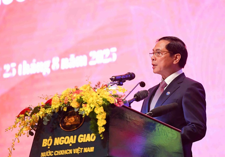 Tổng Bí thư Tô Lâm nêu 5 định hướng lớn đưa ngành Ngoại giao hoàn thành sứ mệnh lịch sử- Ảnh 4. Tổng Bí thư Tô Lâm nêu 5 định hướng lớn đưa ngành Ngoại giao hoàn thành sứ mệnh lịch sử- Ảnh 4.