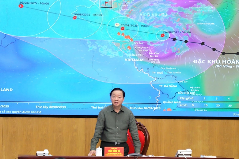 B&atilde;o số 5: Người d&acirc;n Nghệ An - H&agrave; Tĩnh được khuyến c&aacute;o kh&ocirc;ng ra đường từ 11h trưa nay- Ảnh 1.