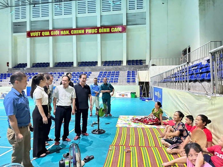 Nghệ An: Những suất cơm ấm t&igrave;nh nơi tr&aacute;nh tr&uacute; b&atilde;o- Ảnh 6.