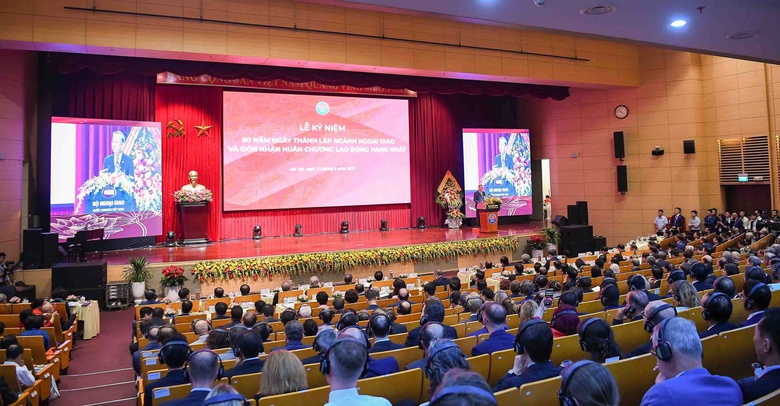 Tổng Bí thư Tô Lâm nêu 5 định hướng lớn đưa ngành Ngoại giao hoàn thành sứ mệnh lịch sử- Ảnh 3. Tổng Bí thư Tô Lâm nêu 5 định hướng lớn đưa ngành Ngoại giao hoàn thành sứ mệnh lịch sử- Ảnh 3.