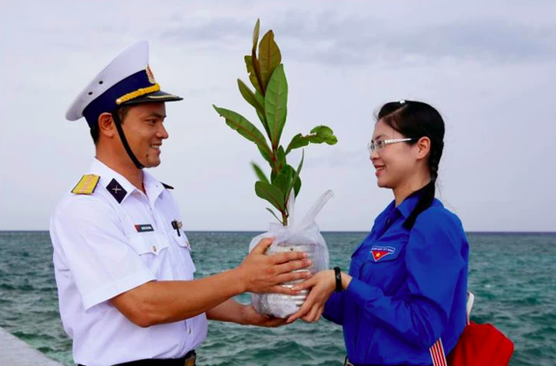 Ph&aacute;t động chiến dịch "Triệu cột mốc xanh" g&acirc;y quỹ trồng c&acirc;y phủ xanh đặc khu Trường Sa- Ảnh 2.
