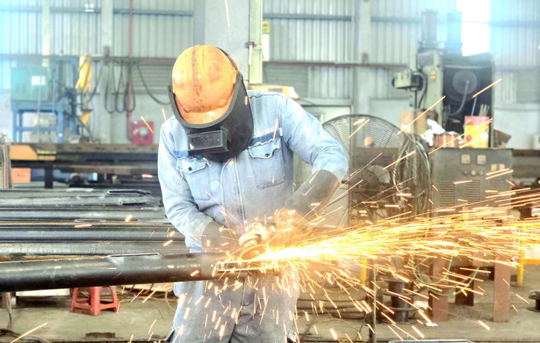 Doanh nghiệp trước bài toán điện: Cắt giảm hay đầu tư tiết kiệm?- Ảnh 2. Doanh nghiệp trước bài toán điện: Cắt giảm hay đầu tư tiết kiệm?- Ảnh 2.