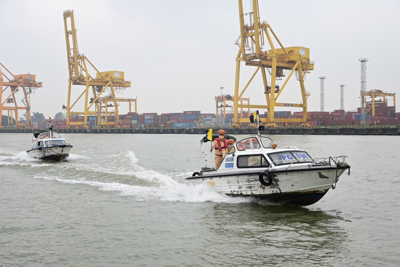Đầu tư x&acirc;y dựng cảng, bến thủy v&agrave; trang bị t&agrave;u tuần tra cho Cảnh s&aacute;t đường thủy- Ảnh 2.
