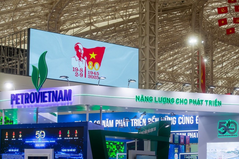 "Petrovietnam - Giữ lửa di sản, kiến tạo năng lượng quốc gia"- Ảnh 5. "Petrovietnam - Giữ lửa di sản, kiến tạo năng lượng quốc gia"- Ảnh 5.