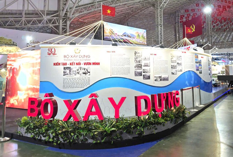 Tự h&agrave;o được g&oacute;p sức cho triển l&atilde;m trưng b&agrave;y th&agrave;nh tựu 80 năm của ng&agrave;nh X&acirc;y dựng- Ảnh 2.