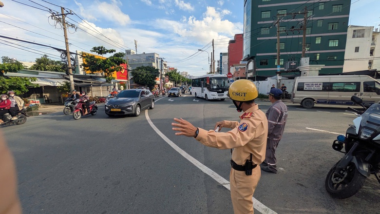 TP.HCM: CSGT triển khai cao điểm đảm bảo ATGT dịp lễ 2/9 và mùa tựu trường- Ảnh 2. TP.HCM: CSGT triển khai cao điểm đảm bảo ATGT dịp lễ 2/9 và mùa tựu trường- Ảnh 2.