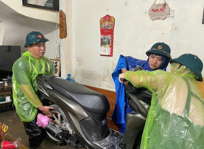 H&agrave; Nội: V&ugrave;ng ven đ&ocirc; nước ngập trắng trời, ch&iacute;nh quyền chủ động hỗ trợ người d&acirc;n- Ảnh 19.