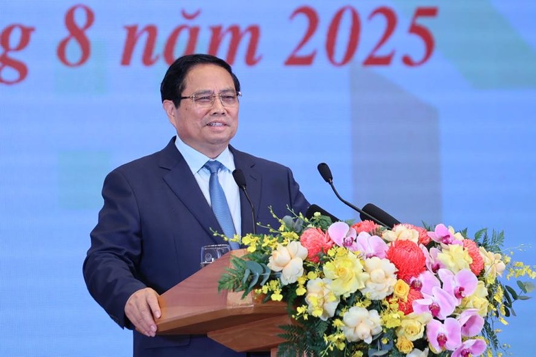 Thủ tướng: Thần tốc xóa hơn 330.000 nhà tạm, dột nát là một kỳ tích- Ảnh 1. Thủ tướng: Thần tốc xóa hơn 330.000 nhà tạm, dột nát là một kỳ tích- Ảnh 1.