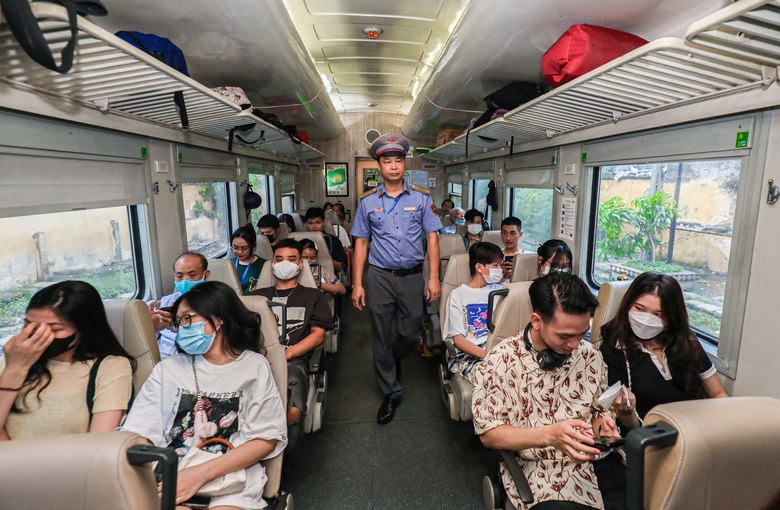 Giảm 10% gi&aacute; v&eacute; t&agrave;u hỏa cho sinh vi&ecirc;n nhập học- Ảnh 1.