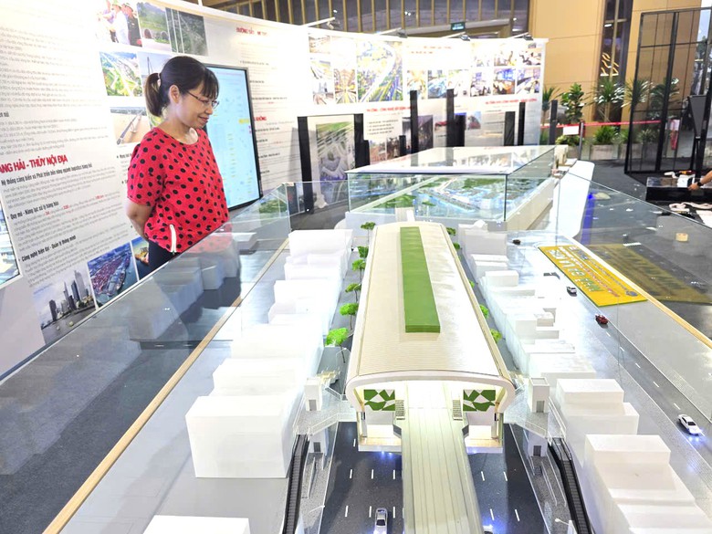 Tự h&agrave;o được g&oacute;p sức cho triển l&atilde;m trưng b&agrave;y th&agrave;nh tựu 80 năm của ng&agrave;nh X&acirc;y dựng- Ảnh 8.