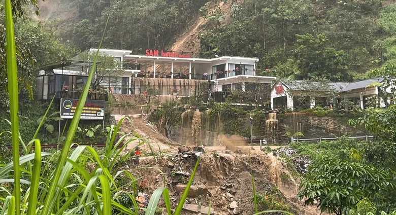 Những &ldquo;cột mốc sống&rdquo; ki&ecirc;n cường trong b&atilde;o lũ giữ an to&agrave;n c&aacute;c cung đường đ&egrave;o n&uacute;i L&agrave;o Cai- Ảnh 3.