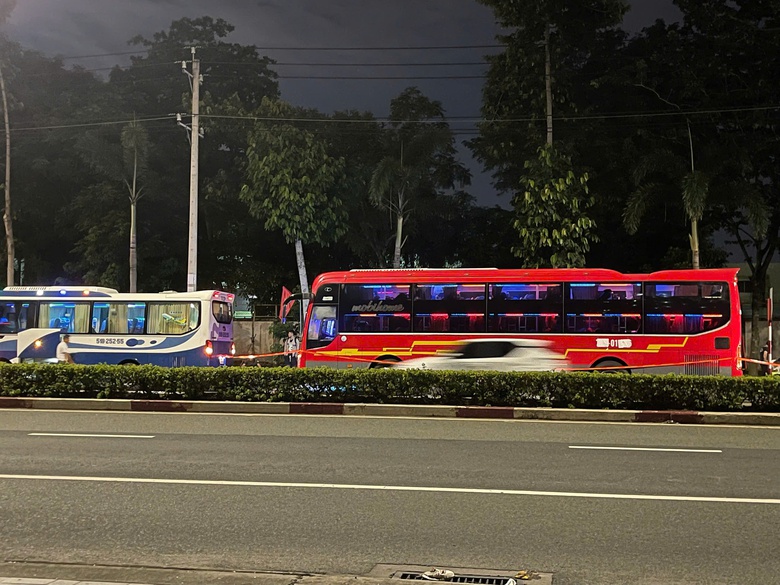 Người đ&agrave;n &ocirc;ng tử vong bất thường tr&ecirc;n xe kh&aacute;ch ở TP.HCM- Ảnh 2.