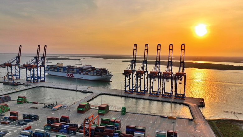 Hạ tầng đi trước giúp cảng biển Việt vươn tầm- Ảnh 2. Hạ tầng đi trước giúp cảng biển Việt vươn tầm- Ảnh 2.