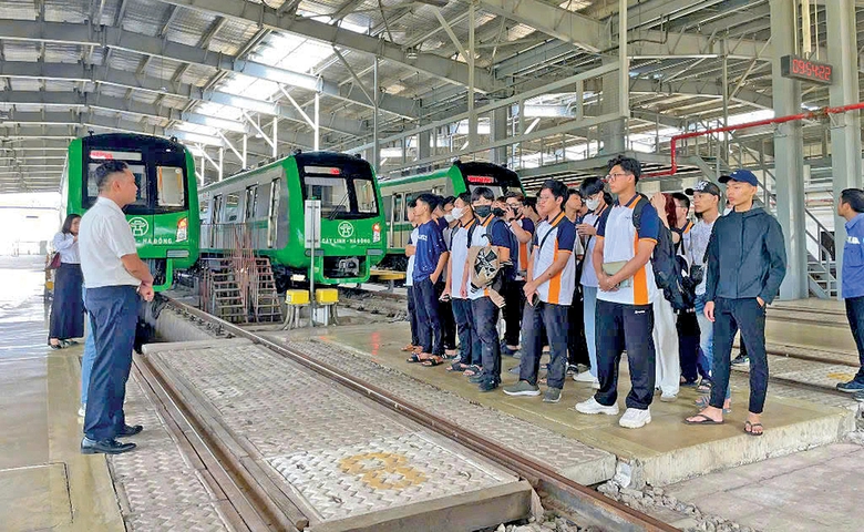 Đ&agrave;o tạo nh&acirc;n lực đ&oacute;n đầu c&aacute;c si&ecirc;u dự &aacute;n- Ảnh 1.