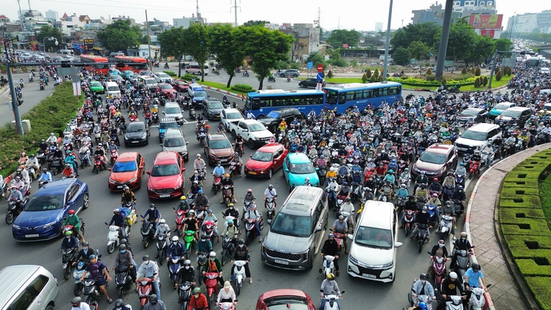 TP.HCM x&uacute;c tiến mở rộng trục H&agrave;ng Xanh - B&igrave;nh Triệu - QL13 để gỡ &ldquo;n&uacute;t thắt&rdquo; giao th&ocirc;ng- Ảnh 4.