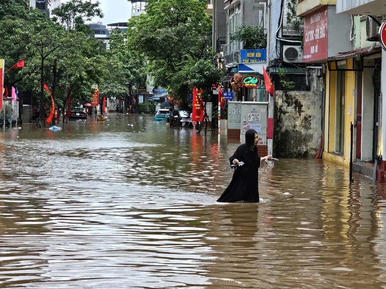 H&agrave; Nội: Tăng cường xử l&yacute; c&aacute;c điểm &uacute;ng ngập- Ảnh 1.