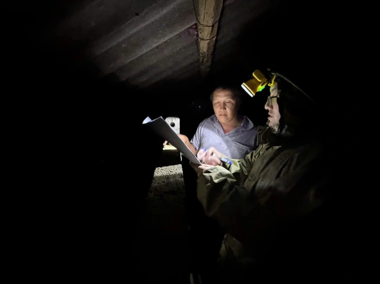 Kh&ocirc;ng quản hiểm nguy dầm mưa vượt lũ, gi&uacute;p d&acirc;n khắc phục hậu quả b&atilde;o lũ ở L&agrave;o Cai- Ảnh 4.