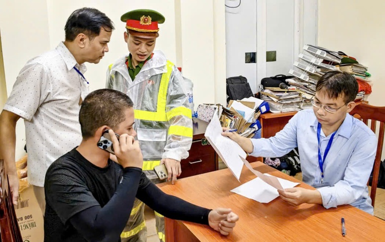 H&agrave; Nội: Xử phạt b&atilde;i tr&ocirc;ng xe tự ph&aacute;t gần Quảng trường Ba Đ&igrave;nh trước giờ sơ duyệt A80- Ảnh 2.