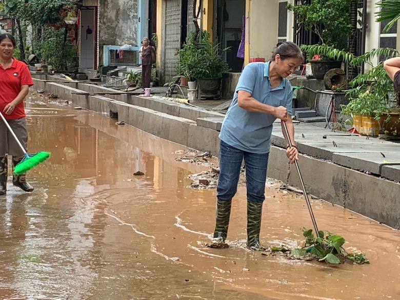 L&agrave;o Cai: Mưa lớn g&acirc;y sạt lở h&agrave;ng loạt, nhiều tuyến quốc lộ &aacute;ch tắc- Ảnh 6.