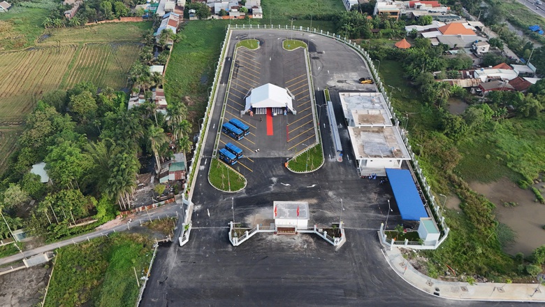 TP.HCM đưa vào khai thác bến xe buýt hơn 10.000m², kết nối metro số 2 trong tương lai- Ảnh 2. TP.HCM đưa vào khai thác bến xe buýt hơn 10.000m², kết nối metro số 2 trong tương lai- Ảnh 2.