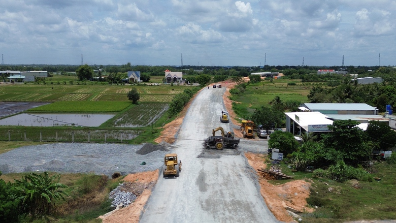 Đường Hồ Ch&iacute; Minh qua T&acirc;y Ninh: Vướng mặt bằng, vật liệu, nh&agrave; thầu như "ngồi tr&ecirc;n lửa"- Ảnh 2.