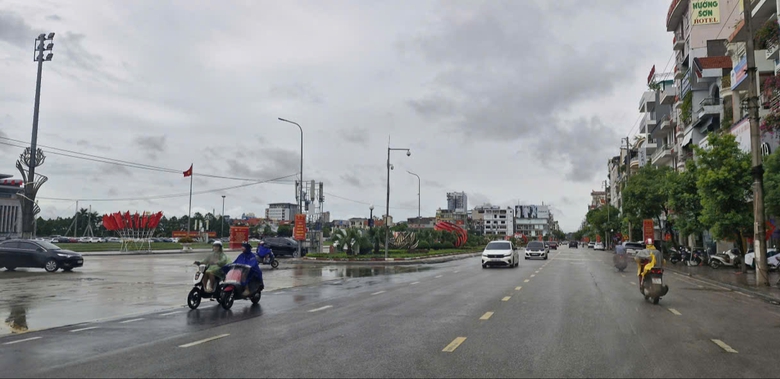 Bắc Ninh: Sau nạo v&eacute;t k&ecirc;nh mương, phường Bắc Giang c&oacute; hết cảnh cứ mưa l&agrave; ngập?- Ảnh 1.