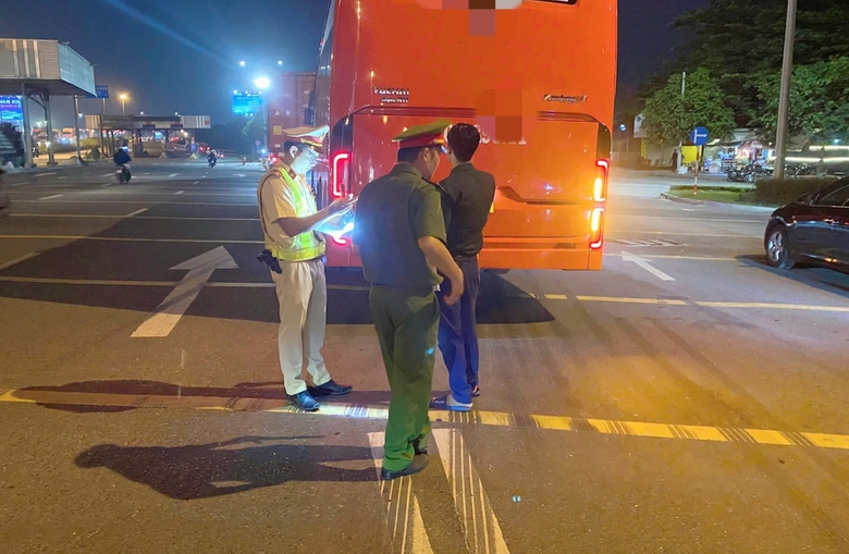 Đồng Nai công bố 10 số điện thoại đường dây nóng, siết ATGT dịp lễ 2/9- Ảnh 2. Đồng Nai công bố 10 số điện thoại đường dây nóng, siết ATGT dịp lễ 2/9- Ảnh 2.