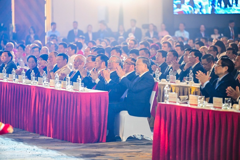 Khai mạc Triển l&atilde;m th&agrave;nh tựu 80 năm, khơi dậy kh&aacute;t vọng ph&aacute;t triển đất nước phồn vinh- Ảnh 3.