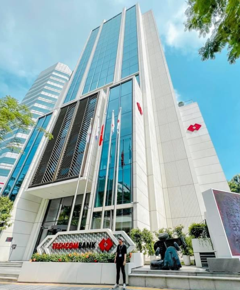 S&P c&ocirc;ng bố n&acirc;ng xếp hạng t&iacute;n nhiệm Techcombank l&ecirc;n mức BB- Ảnh 2.